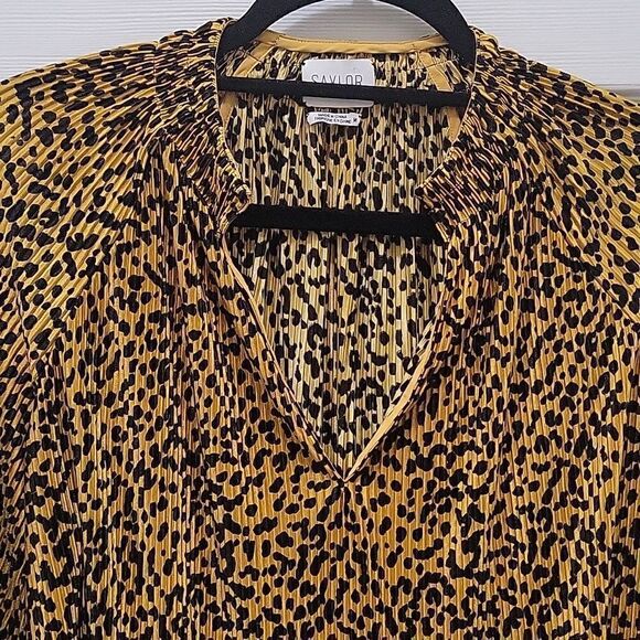 Saylor Primrose Cheetah Plissé Blouse - Picture 5 of 13